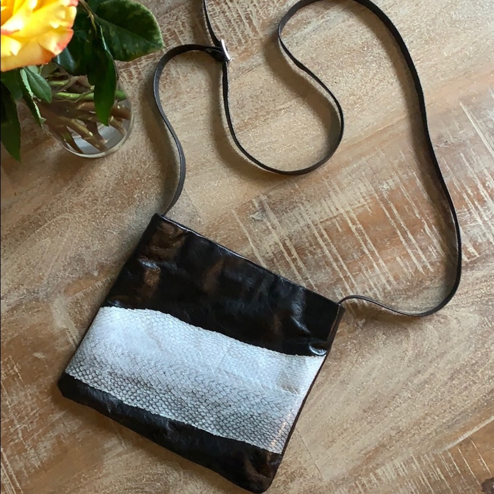 Icelandic genuine leather snake skin purse